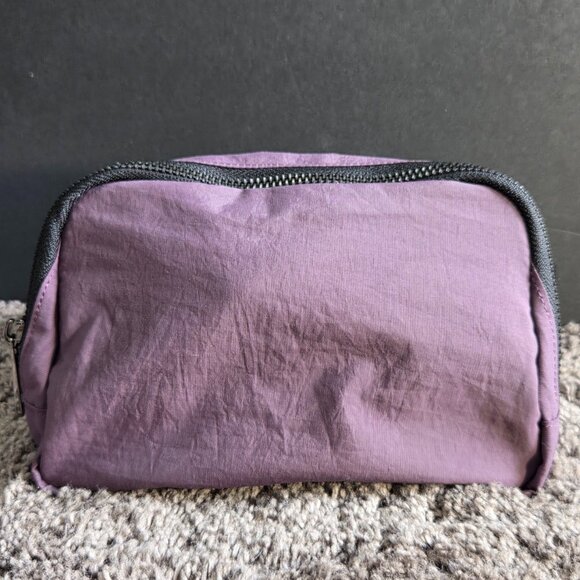 NWOT Unisex Mini Belt Bag Adjustable Strap Plum Travel, Workout, Hiking - Picture 2 of 7